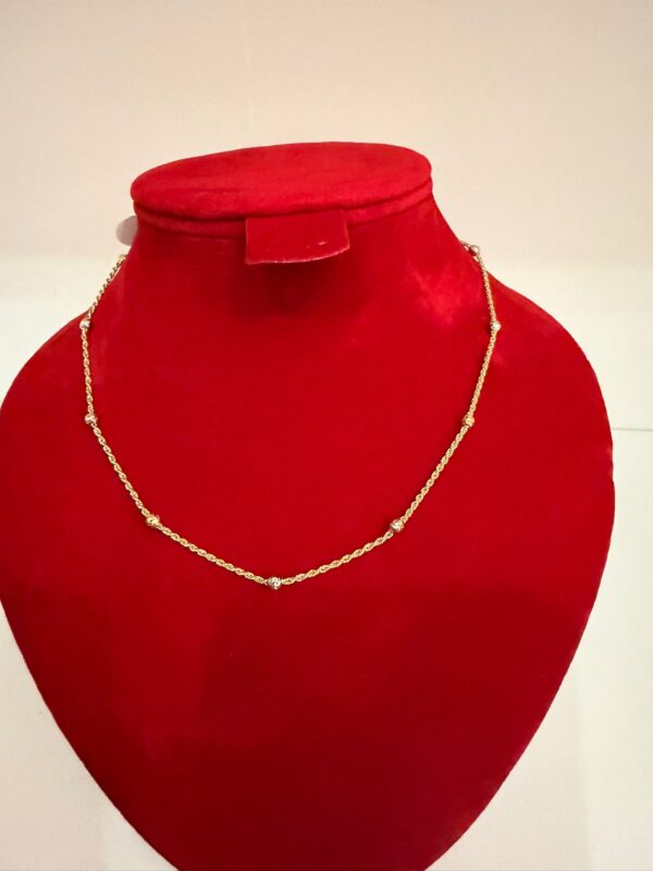 18karat Italian Gold Necklace with Ball Design. 3.9gram