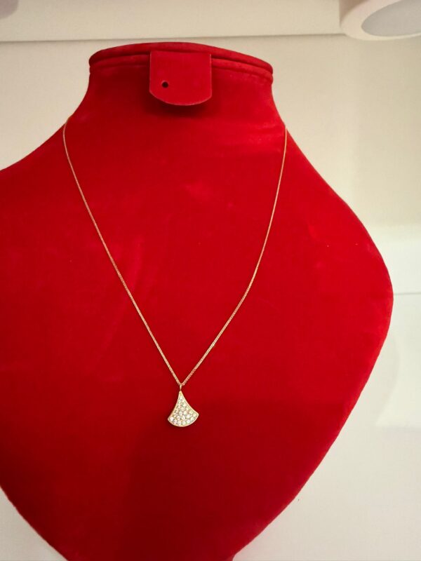 18k Italian Gold Tiny Necklace with Pendant. For Those That Like it Simple. 16/18inches.1gram